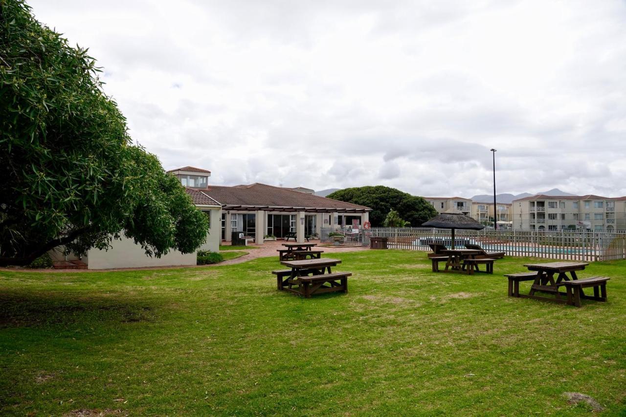 Villa Whales & Waves Hermanus Exterior foto